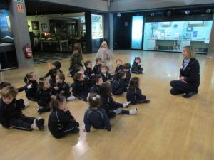 Visita alumnos museo marítimo