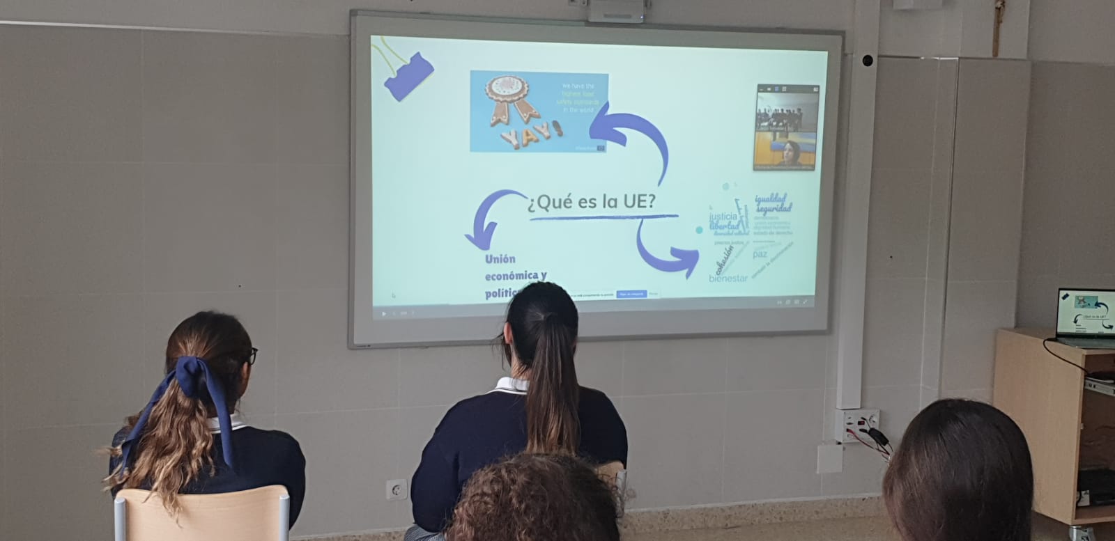 Alumnos en una conferencia